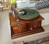 Gramofon vechi William Farre Swiss Made, functional, rar