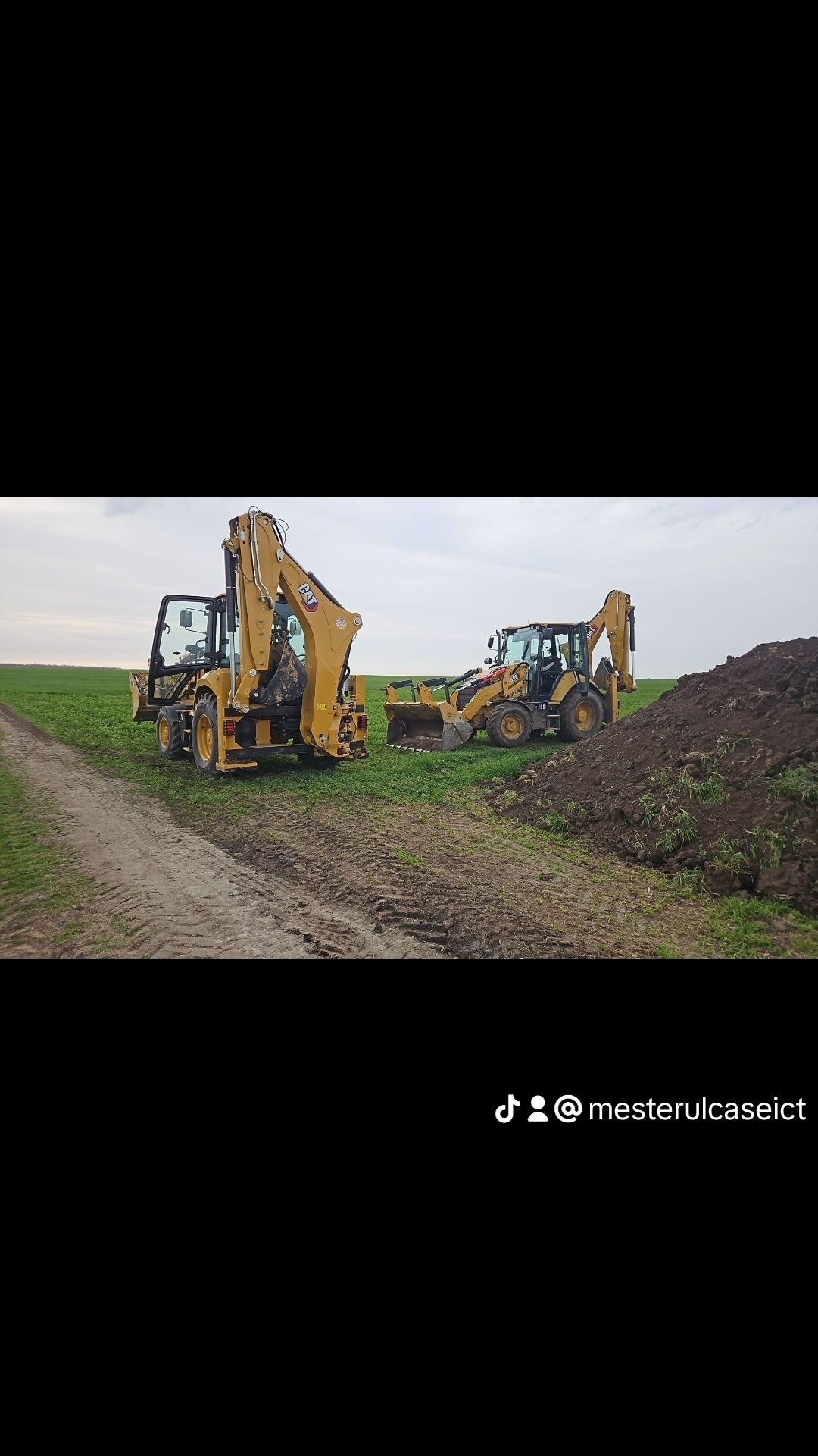 Inchiriez /Închiriere/Buldoexcavator caterpilar