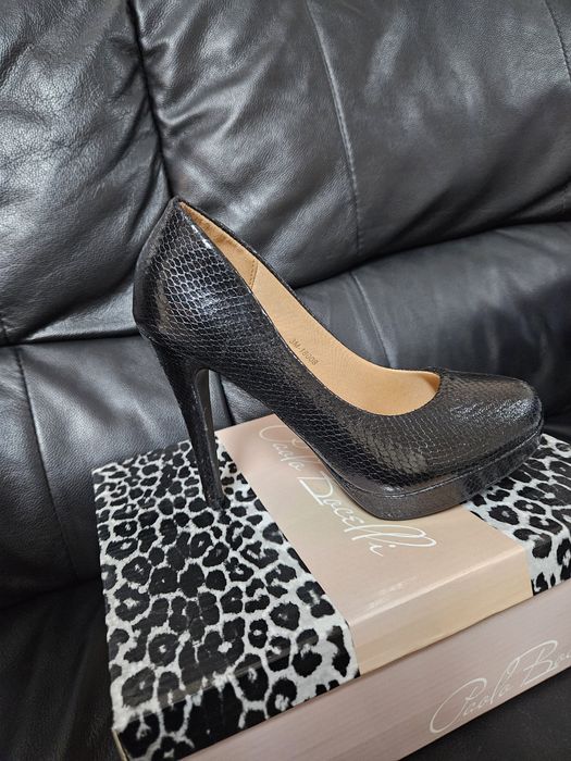 Дамски обувки с висок ток