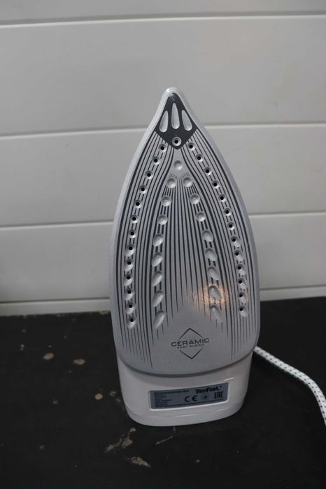 Tefal Virtuo 30 FV2C42E0 Парна ютия, 2000W, керамична плоча, ПРОМОЦИЯ!