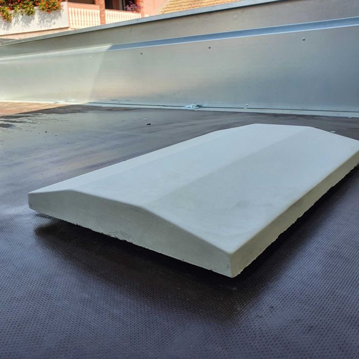 Capace/coame de gard doua ape pentru soclu/fundatie 50 x 20cm