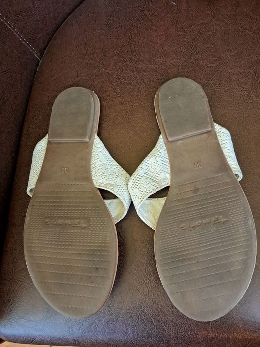 Slapi Tamaris nr. 38, de piele