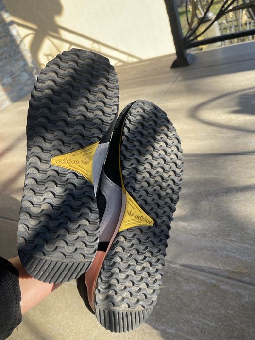 Adidasi  adidas marimea 39