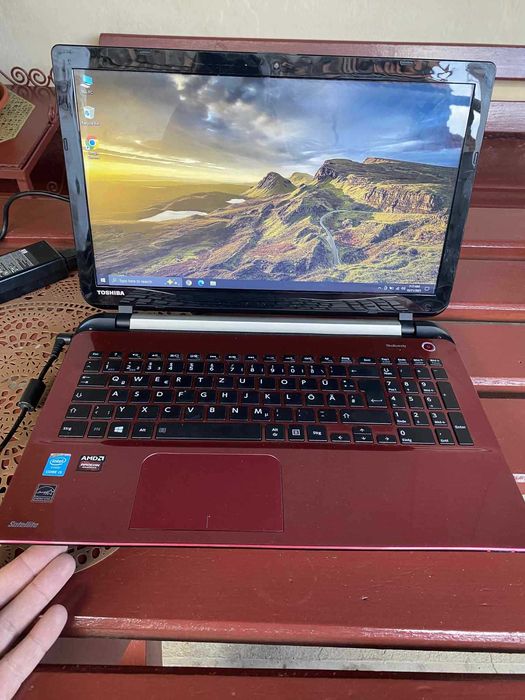 Laptop Toshiba i5 impecabil ca Nou
