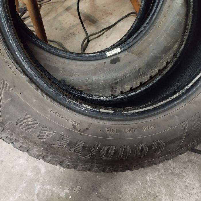 2 броя.. зимни гуми Goodyear Ultragrip 9 195 65 R15