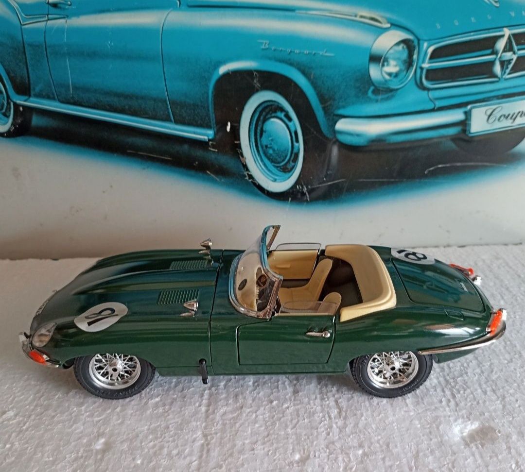 Jaguar E Cabriolet bburago 1 18 
Scara 1:18
Bburago

Pozele reflectă r