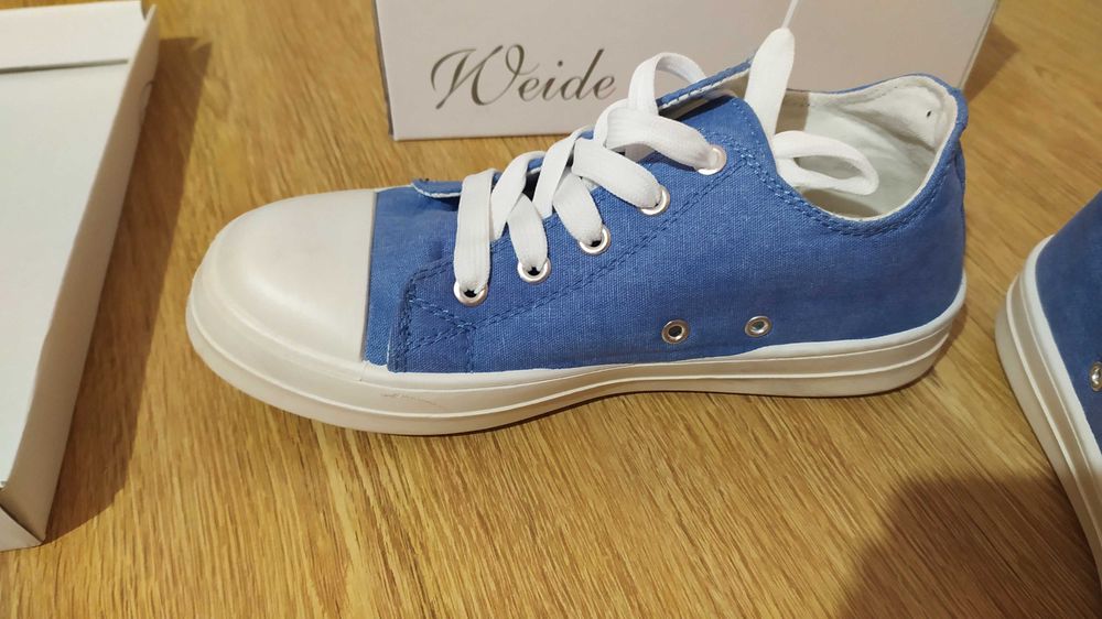 Дамски кецове с връзки