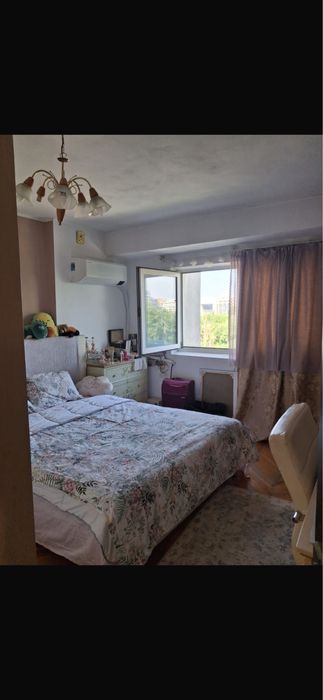 Vand apartament 4 camere langa Biblioteca Nationala