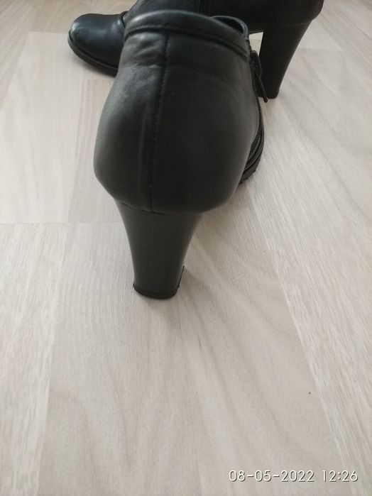 дамски затворени обувки