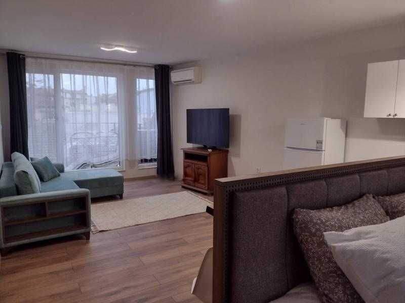 Дава се под наем Едностаен апартамент в Бургас, Център - 60 кв.м за 242.25 € - Снимка #1