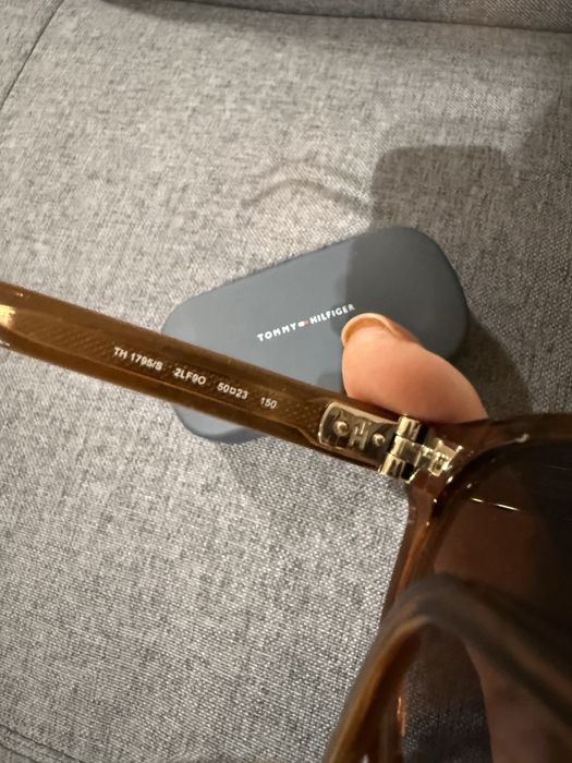 Слънчеви очила Tommy Hilfiger