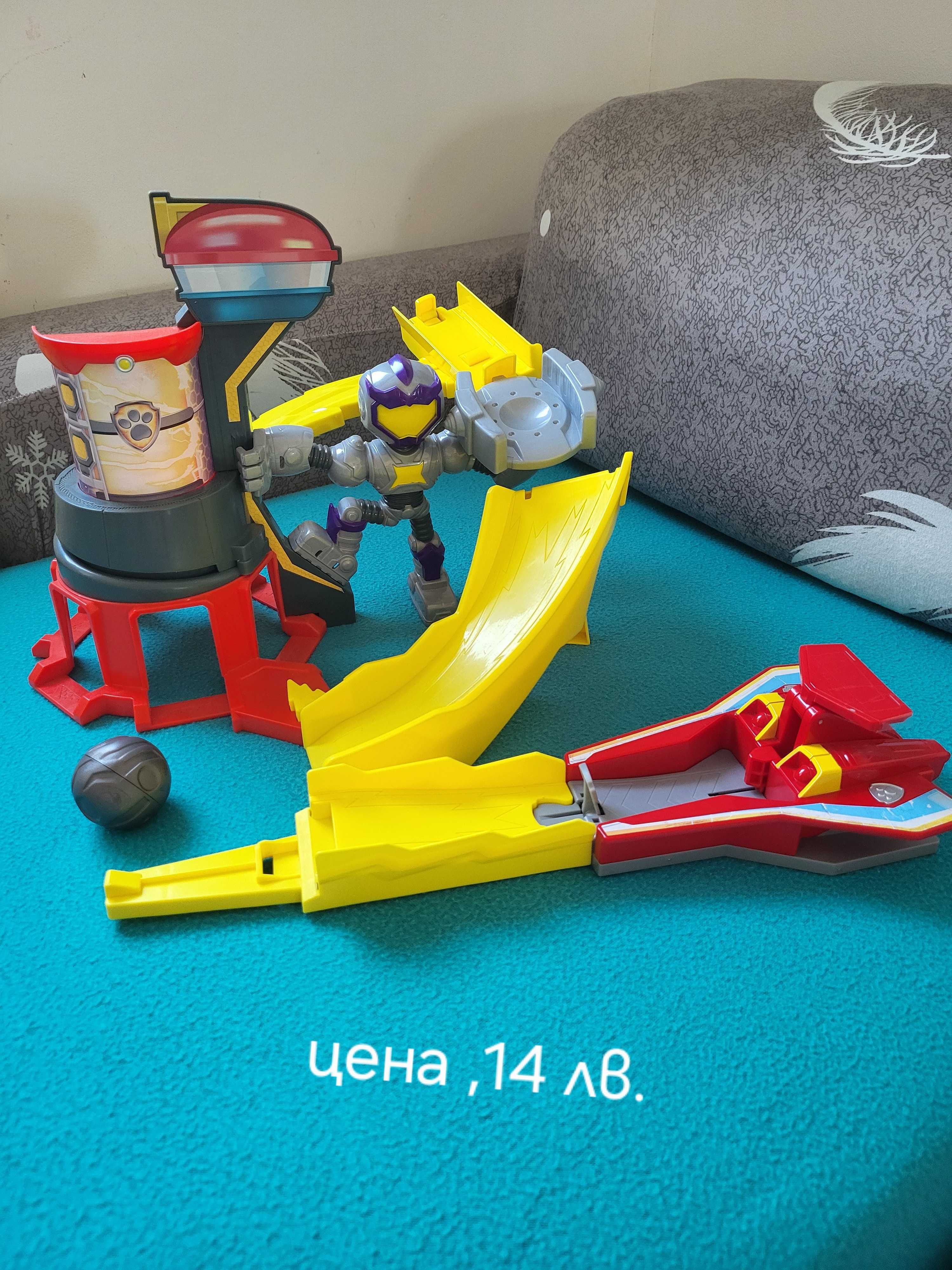 Играчки, пъзели, кукли и др.