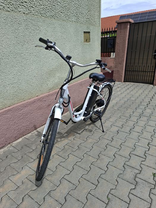 Bicicleta electrica cu acceleratie, roti 26,baterie NOUA