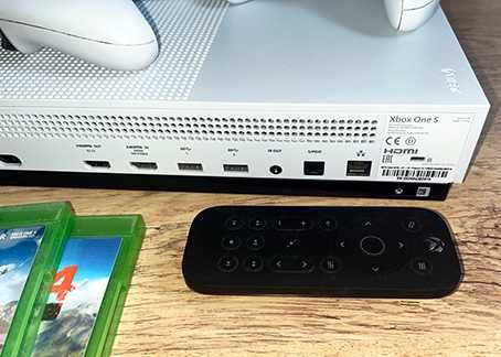 Xbox ONE S 1TB и аксесоари