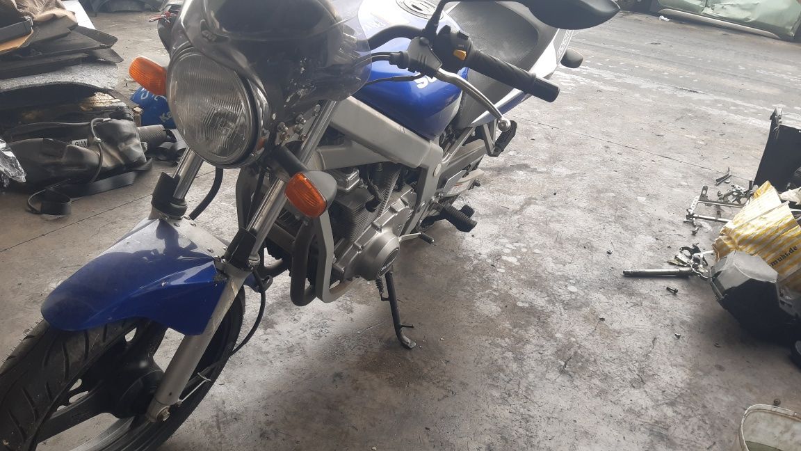 Мотоциклет Сузуки (Suzuki GS 500)- на части
