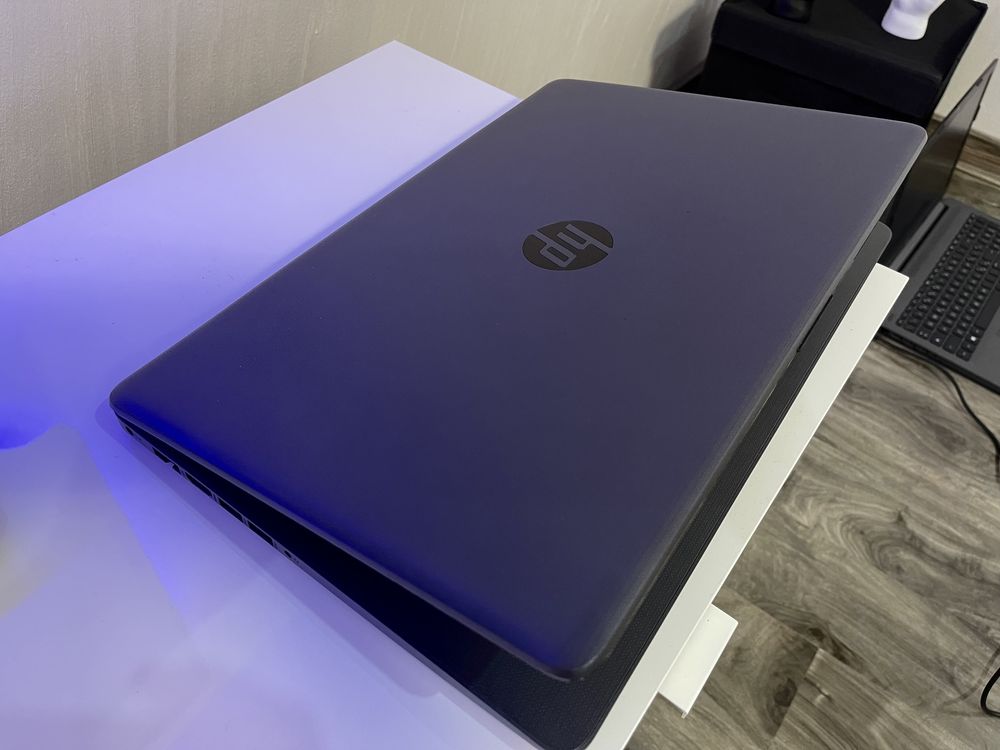 Laptop HP 255 G7