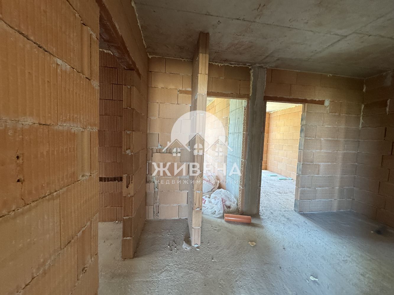 Продавам нов 3-стаен апартамент, пред Акт 15, м-т Пчелина