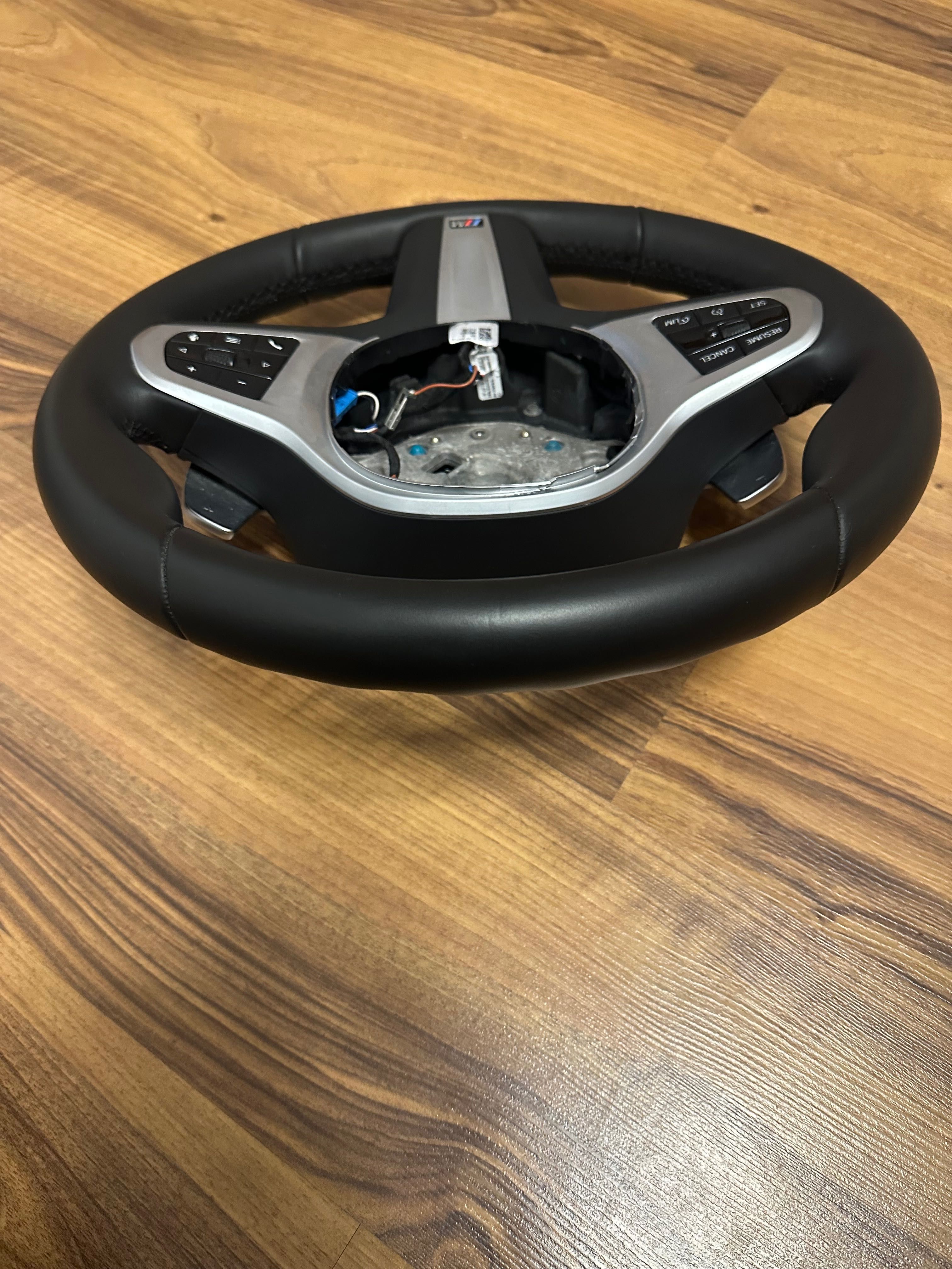 Оригинален Волан М с пера BMW G30 G31 G11 G05 5, 7, X5