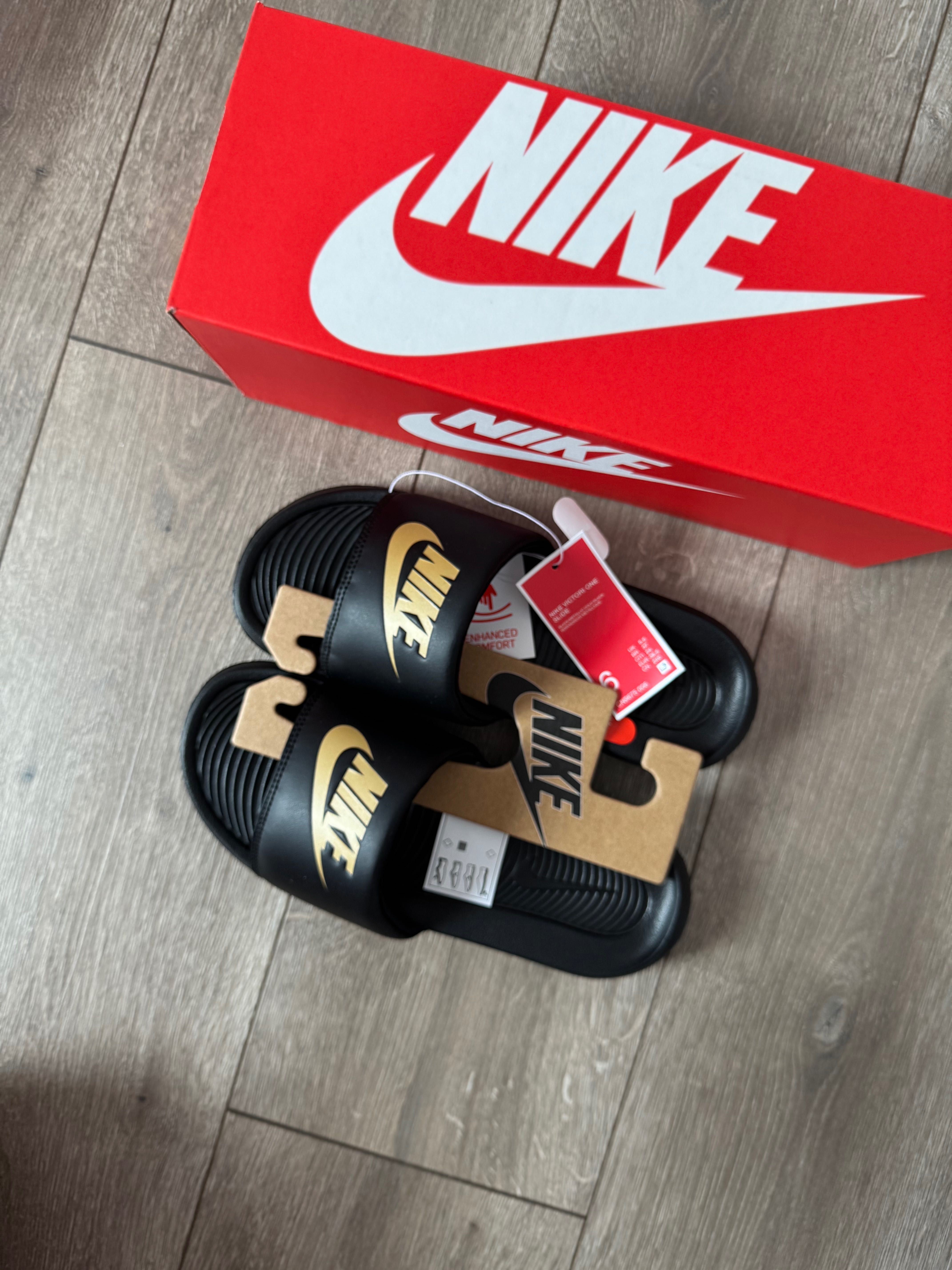 Чехли Nike / 38.5 , 40 и 42.5
