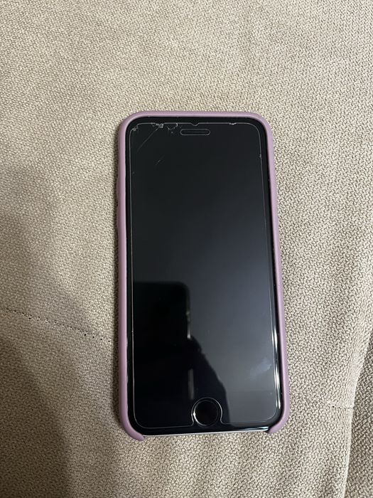 IPhone SE 2020 отлично състояние