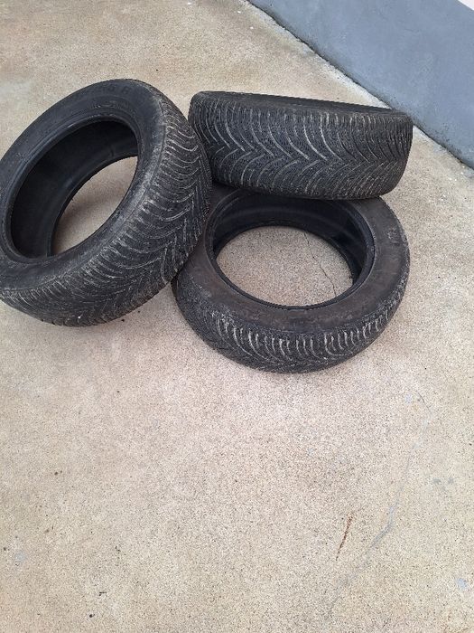 Vând 3 cauciucuri 215/55/16