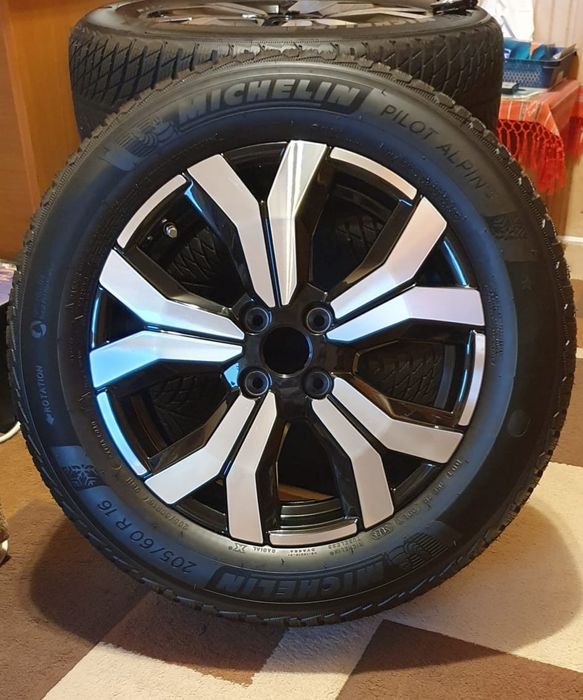 Cauciucuri Michelin Pilot Alpin 205/60/16  și Jante Mahalia 16"