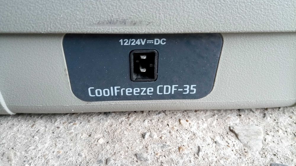 Компресорен хладилник WAECO за каравана/кемпер на 12/24 волта