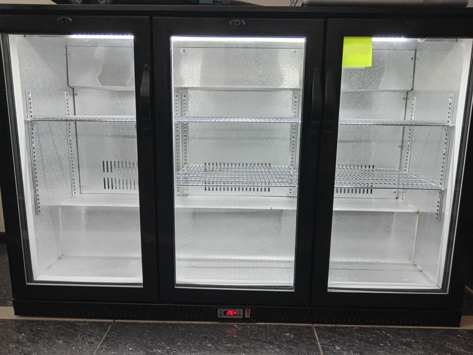 Продаётся барная холодильная втрина