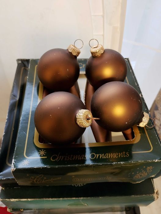 красиваКоледна декорация влакче и украса за елха