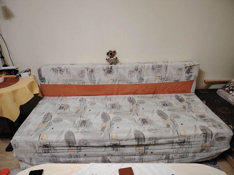 Разтегателен диван