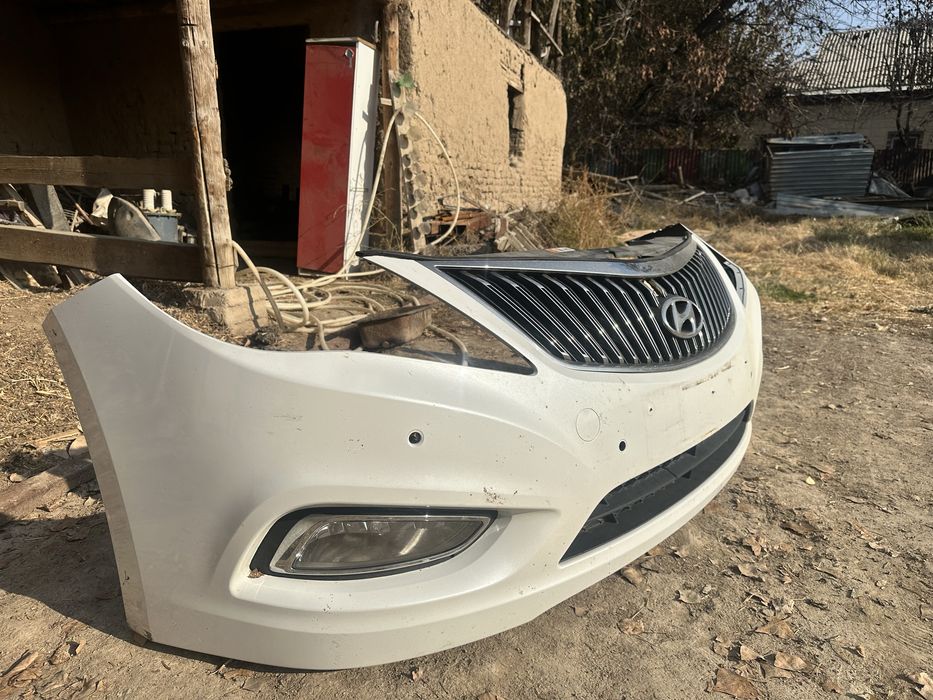Продается передный бампер Hyndai grandeur