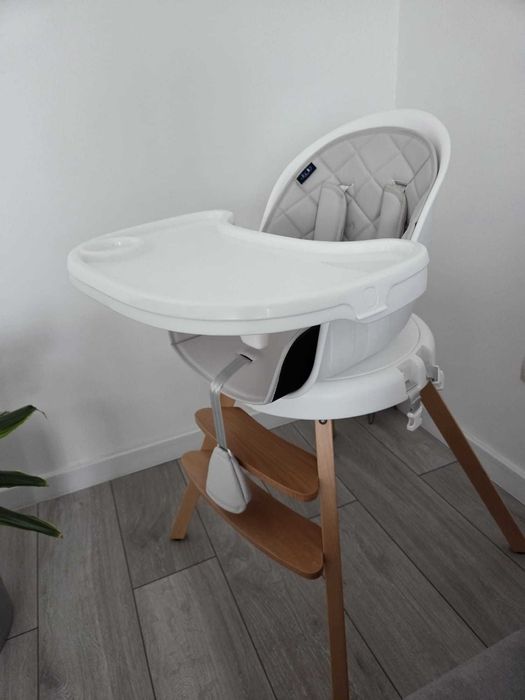 Scaun de Masa Bebe Premium – Neutilizat, Primit cadou