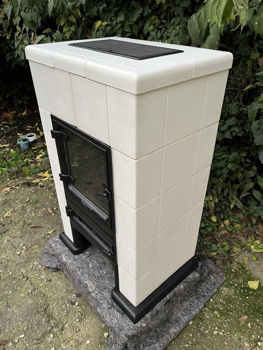 Кахлена / керамична чугунена камина