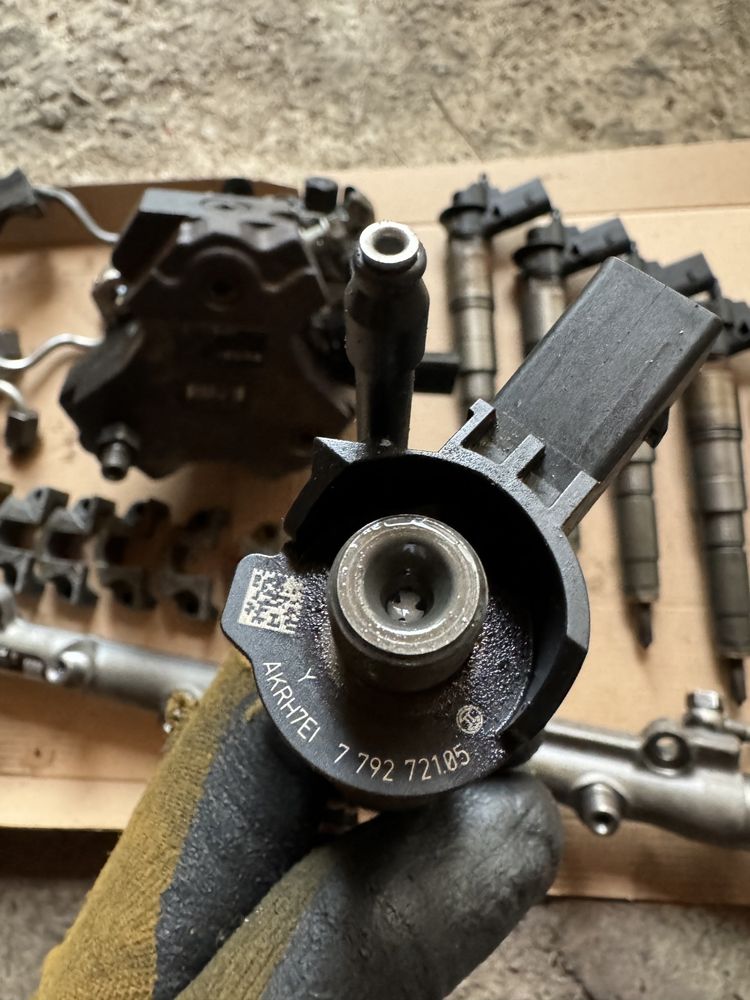Помпа,дюзи,рейл бмв х3,е83 218кс(pompa,diuzi,reil bmw x3,e83 218hp)
