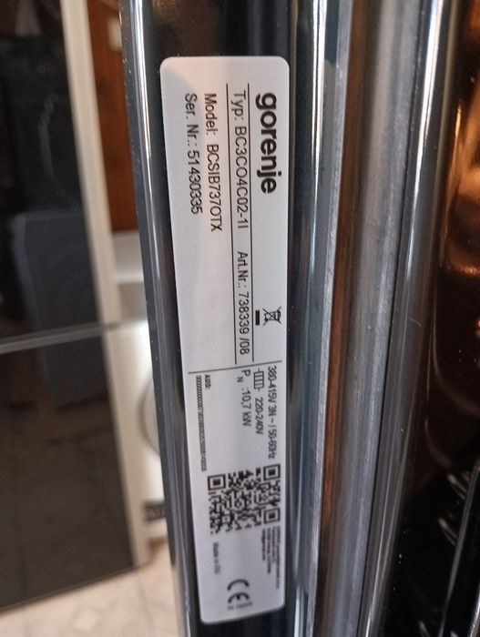 Чисто нова печка за вграждане с индукционни котлони Gorenje с Гаранция