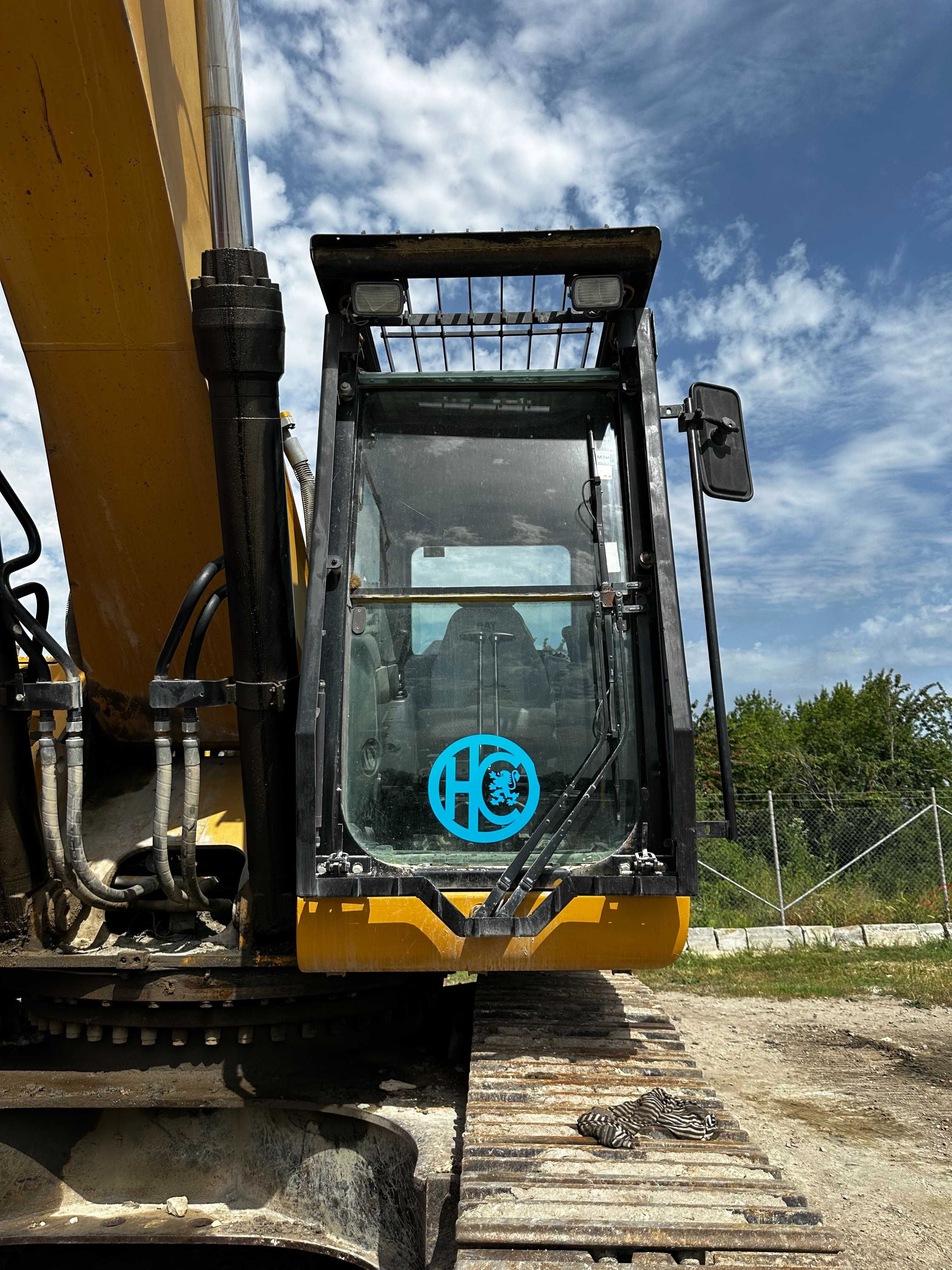 Верижен Багер CATERPILLAR  330DLN