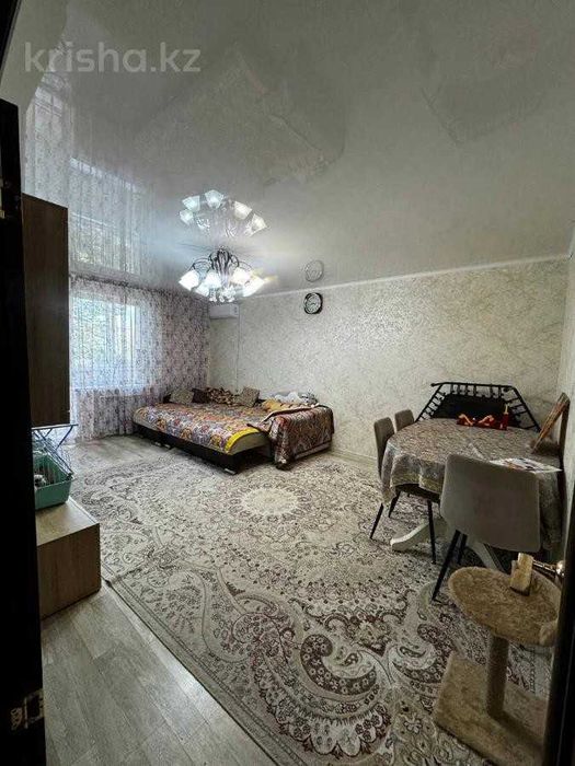 Продажа 4-комнатной квартиры Урицкого 8школа