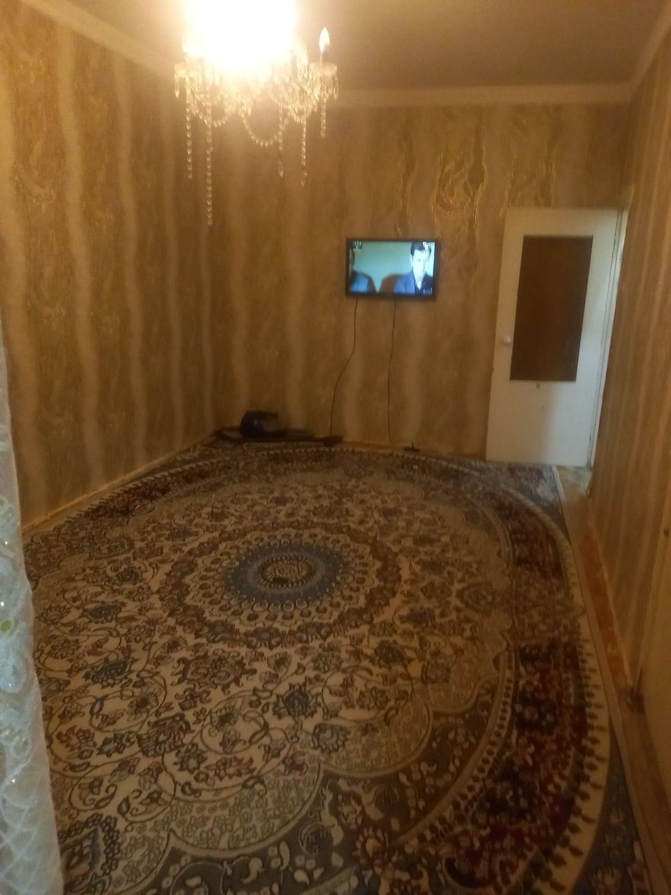 Продаю 1'2 комнатную квартиру на Юнусабаде-11