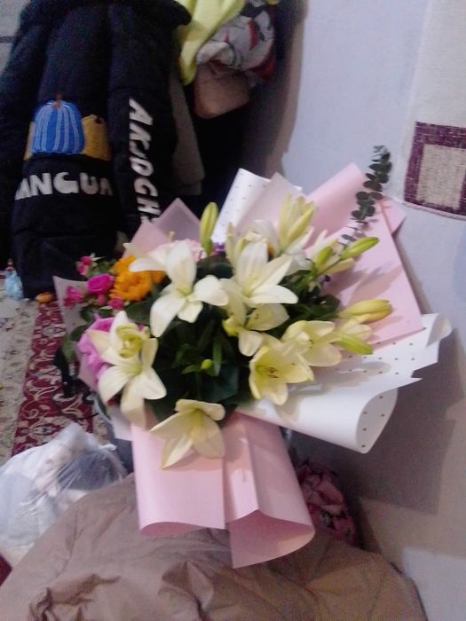 Продам цветы только что подарили