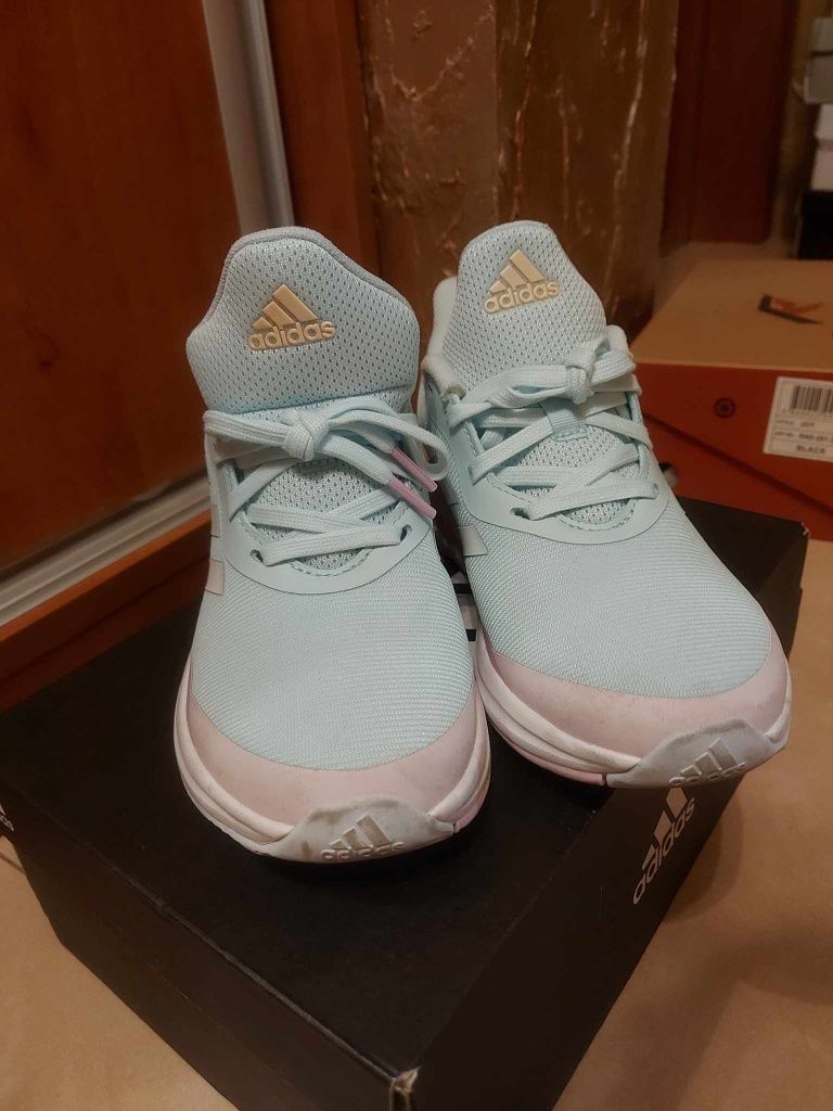 Маратонки Adidas