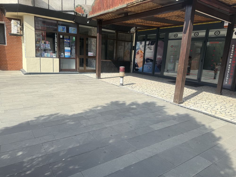 Vand spatiu comercial Rm Valcea