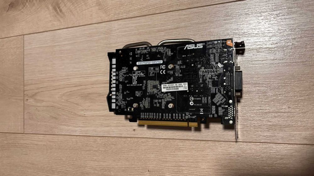 Placa video ASUS GeForce GTX 750 Ti STRIX OC 2GB GDDR5 128-bit
