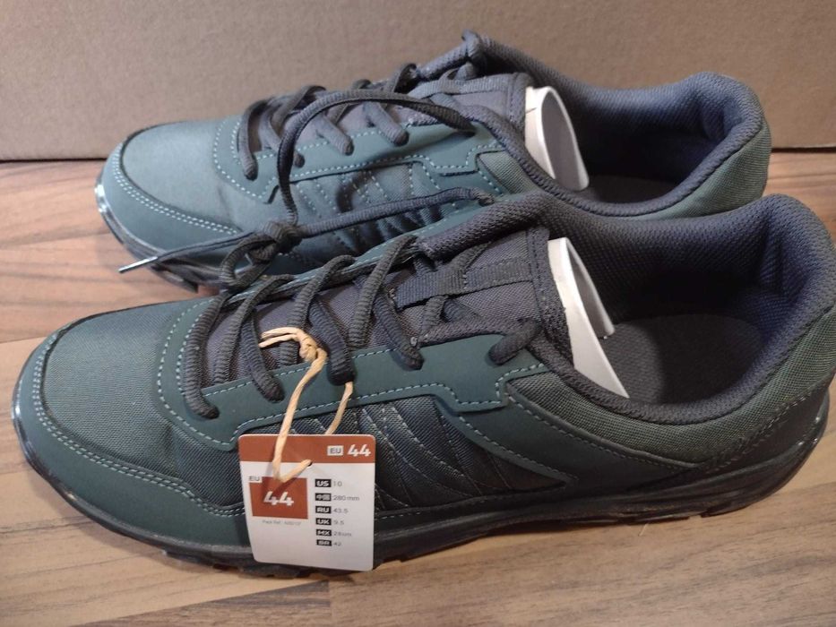 ЧИСТО НОВИ спортни обувки - н.43 и 44