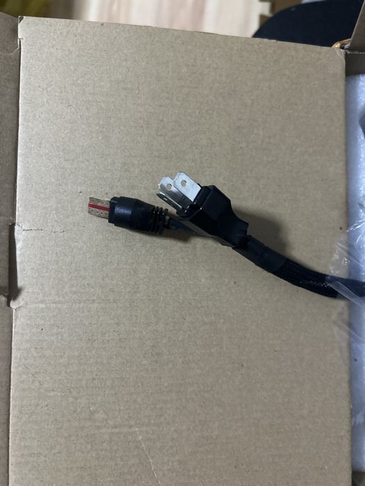 Far motocicleta (bmw g310r)