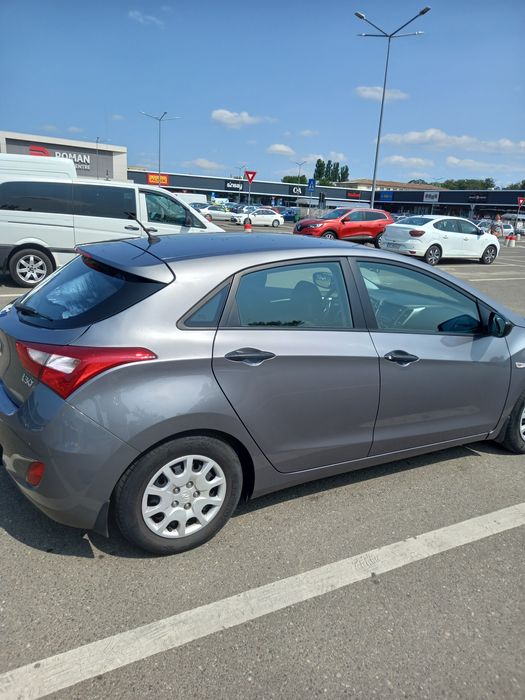 Vând Hyundai i30