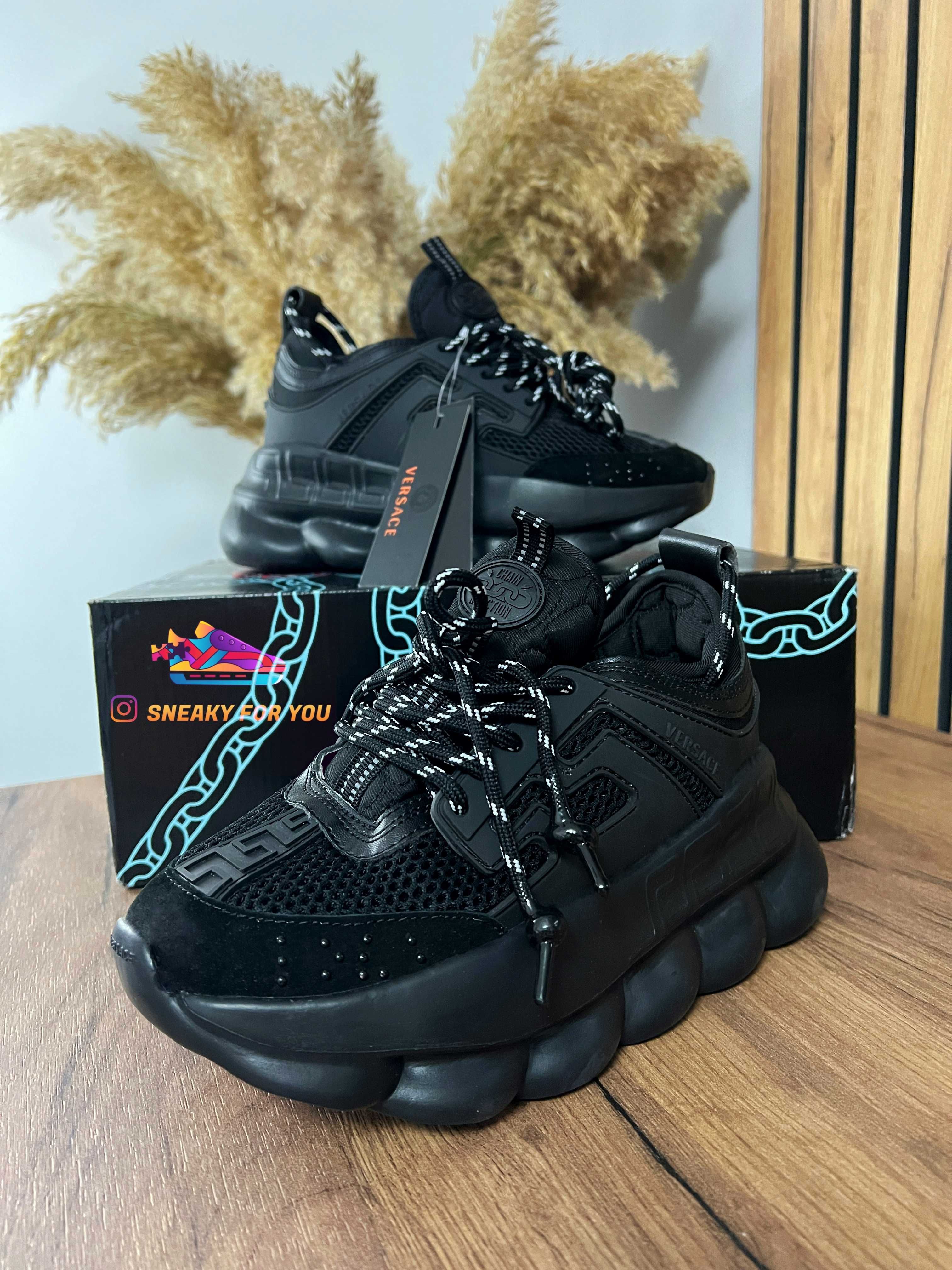 40-43 Versace Chain Reaction Black