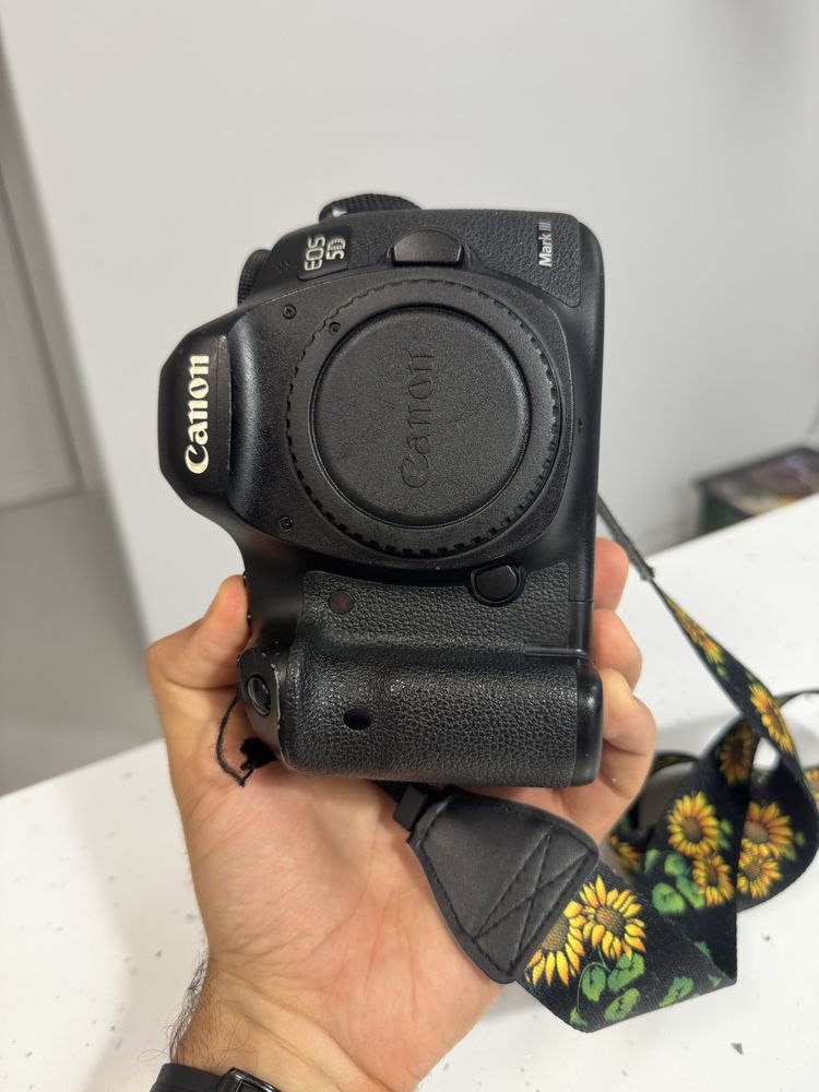 Canon 5D III - functioneaza fara probleme