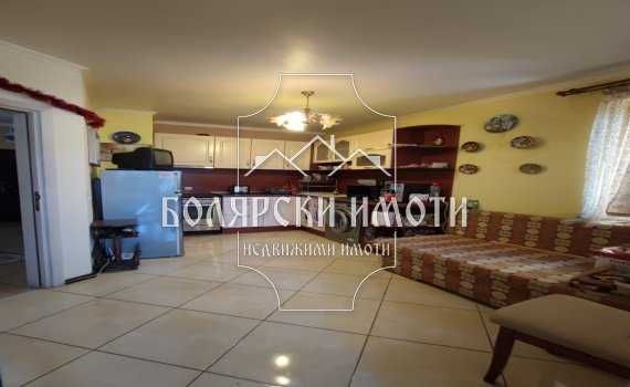 Продава се Тристаен апартамент в Велико Търново, Център - 84 кв.м за 1512 €/кв.м - Снимка #3