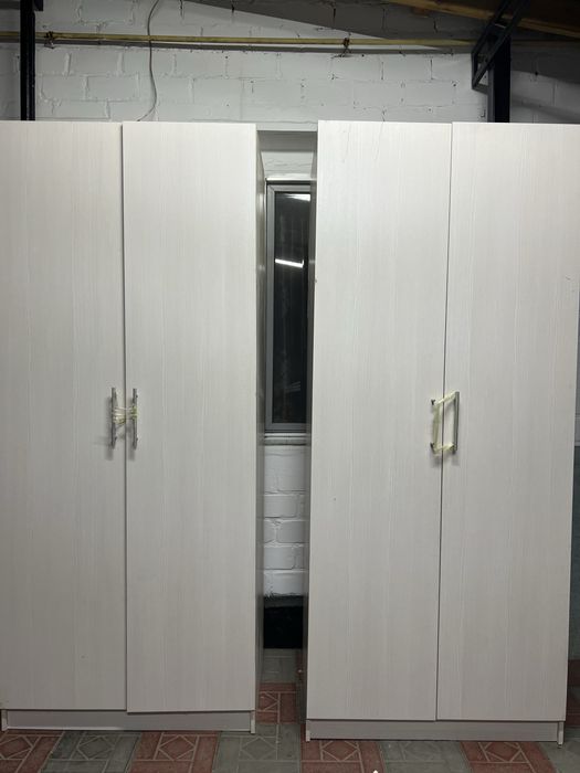 Срочно продам  шкаф 2 шт по 35 000, состояние как новое , торг!