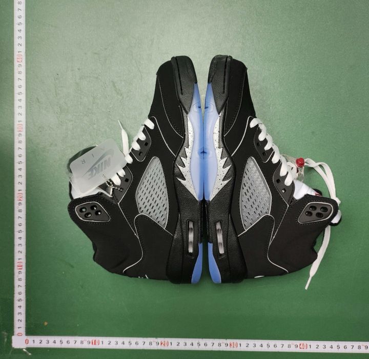 Jordan 5 Black Mettalic